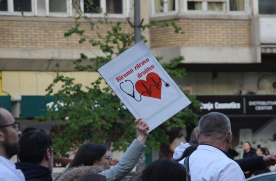 Pročitajte kako su novosadski studenti medicine pozvali na vidovdanski protest Pročitajte kako su novosadski studenti medicine pozvali na vidovdanski protest